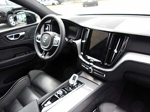 Volvo  B4 Plus Dark AWD