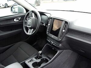 Volvo  Essential 2WD
