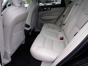 Volvo  Ultimate Dark 2WD