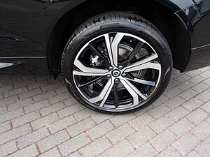 Volvo  Ultimate Dark 2WD