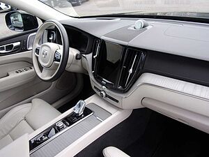 Volvo  Ultimate Dark 2WD