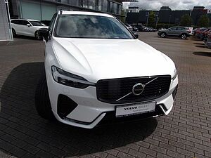 Volvo  B4 Ultimate Dark 2WD