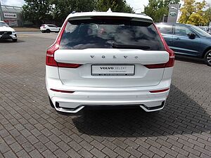 Volvo  B4 Ultimate Dark 2WD
