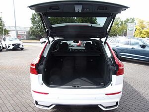 Volvo  B4 Ultimate Dark 2WD