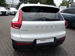 Volvo  B3 Plus Dark 2WD
