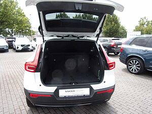 Volvo  B3 Plus Dark 2WD