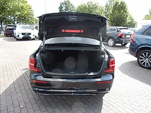 Volvo  B5 Lim. Plus Dark AWD