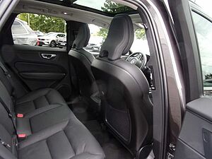 Volvo  B4 Plus Dark 2WD