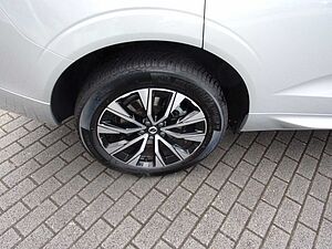 Volvo  B4 Plus Dark 2WD