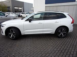 Volvo  B4 Plus Dark AWD