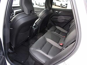 Volvo  B4 Plus Dark AWD