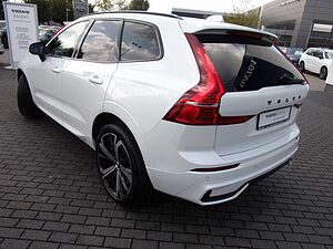 Volvo  B4 Plus Dark AWD