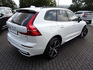 Volvo  B4 Plus Dark AWD