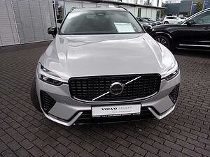 Volvo  B4  Plus Dark 2WD