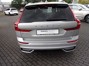 Volvo  B4  Plus Dark 2WD