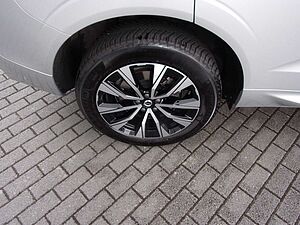 Volvo  B4  Plus Dark 2WD