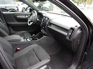 Volvo  B4  Ultra Dark 2WD