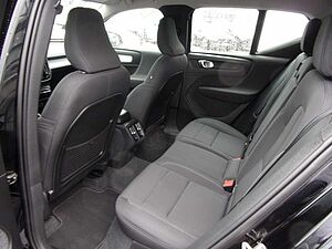 Volvo  T3 Momentum Pro 2WD