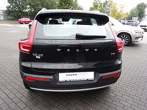 Volvo  T3 Momentum Pro 2WD