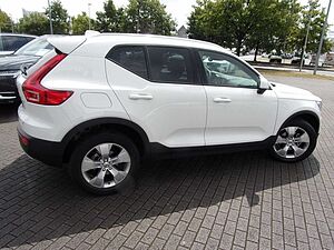 Volvo  T3 Momentum Pro 2WD