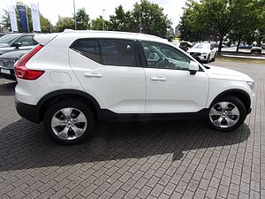 Volvo  T3 Momentum Pro 2WD