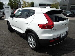 Volvo  T3 Momentum Pro 2WD
