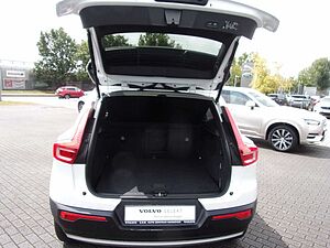 Volvo  T3 Momentum Pro 2WD