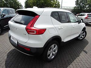 Volvo  T3 Momentum Pro 2WD