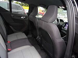 Volvo  B3 Plus Dark 2WD