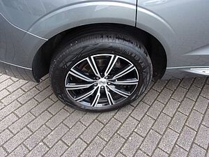 Volvo  B4 Inscription 2WD