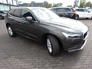 Volvo  B4 Momentum Pro AWD