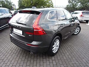 Volvo  B4 Momentum Pro AWD