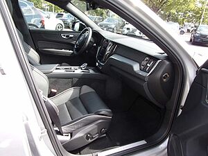 Volvo  B4 Ultimate Dark AWD