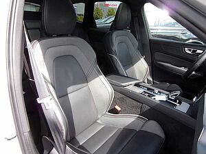 Volvo  B4 Ultimate Dark AWD