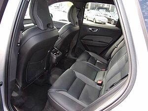 Volvo  B4 Ultimate Dark AWD