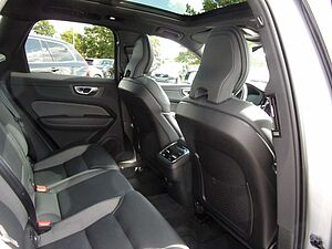 Volvo  B4 Ultimate Dark AWD