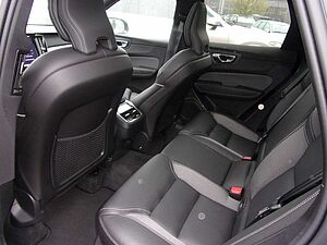 Volvo  B4 Ultimate Dark 2WD