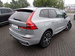 Volvo  B4 Ultimate Dark 2WD