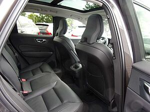 Volvo  B4 Plus Dark Auto