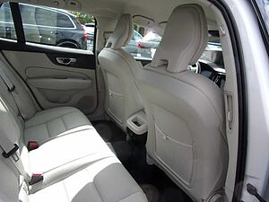 Volvo  B4  Plus Bright