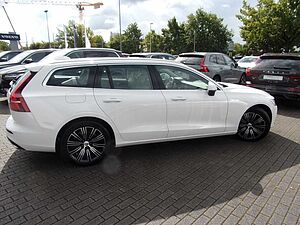 Volvo  B4  Plus Bright