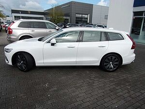 Volvo  B4  Plus Bright