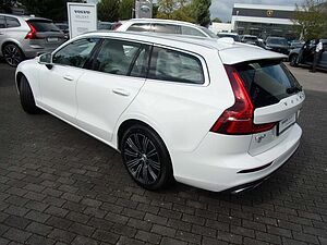 Volvo  B4  Plus Bright