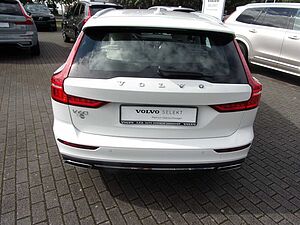 Volvo  B4  Plus Bright