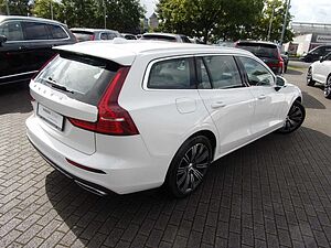 Volvo  B4  Plus Bright