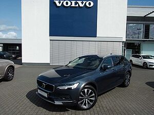 Volvo  B4 Cross Country Pro AWD