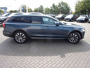 Volvo  B4 Cross Country Pro AWD