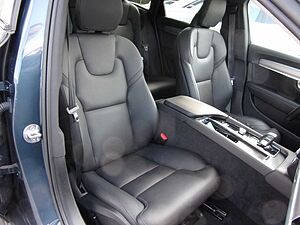 Volvo  B4 Cross Country Pro AWD