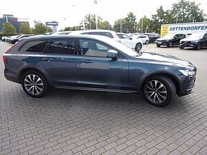 Volvo  B4 Cross Country Pro AWD