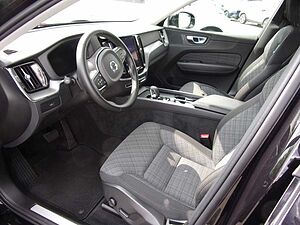 Volvo  B4 Core 2WD